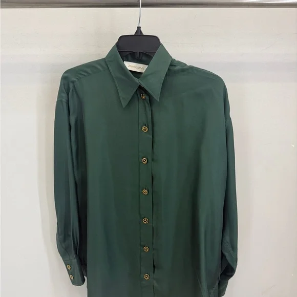 Elegant Dark Green Button-Up Shirt - Picture 2 of 3
